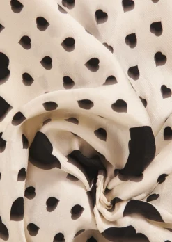 Carré de soie Estee écru à motif coeur noir