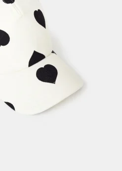 Casquette Carole écru à motif coeur noir