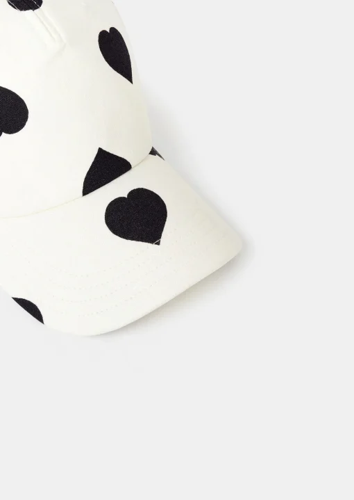 Casquette Carole écru à motif coeur noir