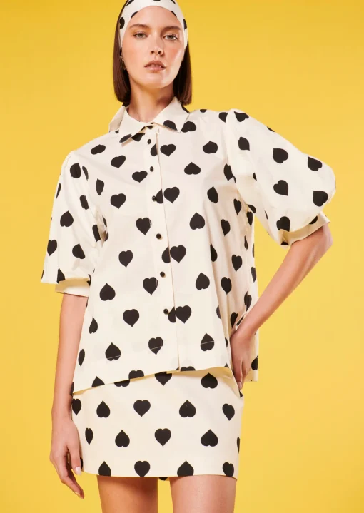 Chemise Calypso écrue à motif coeur noir en popeline