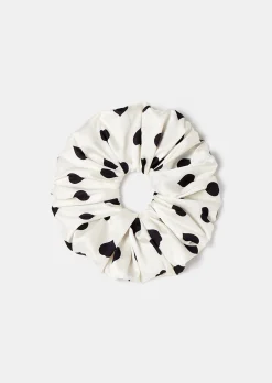 Chouchou écru à motif coeur noir