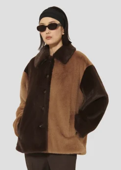 Manteau Magritte marron en fausse fourrure