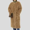 Manteau Marlon marron en peau lainée à bouclettes